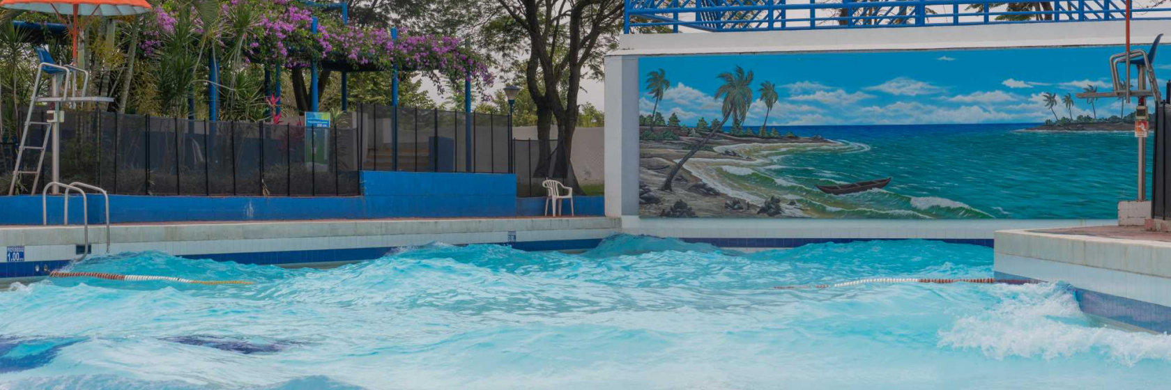 Foto Psicina con olas Tulua